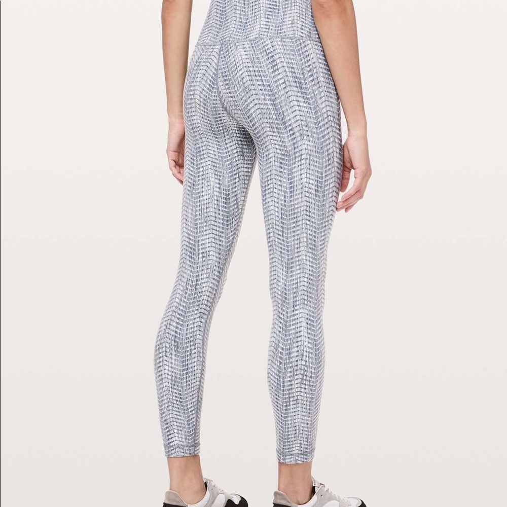 Lululemon Grey Arrow Jaquard Battleship Wunder Under Leggins size 8